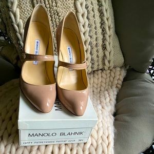 Manolo nude patent Mary Jane mj pumps heels
